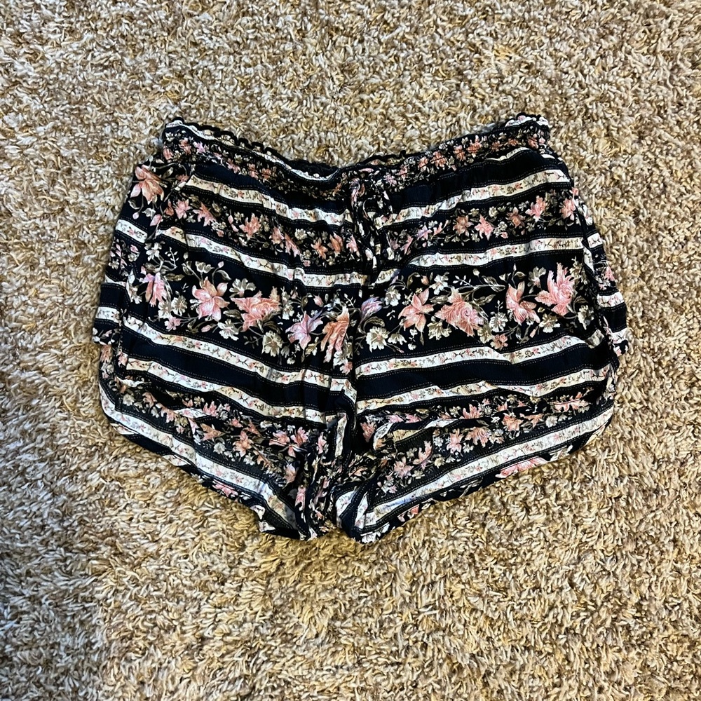 AE shorts size XL
